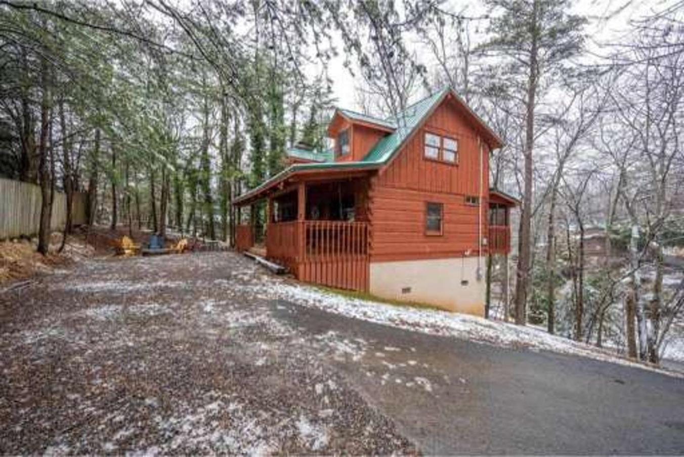 A Charming Cabin, Pool, Firepit, Hot Tub-Jacuzzi Gatlinburg Eksteriør bilde