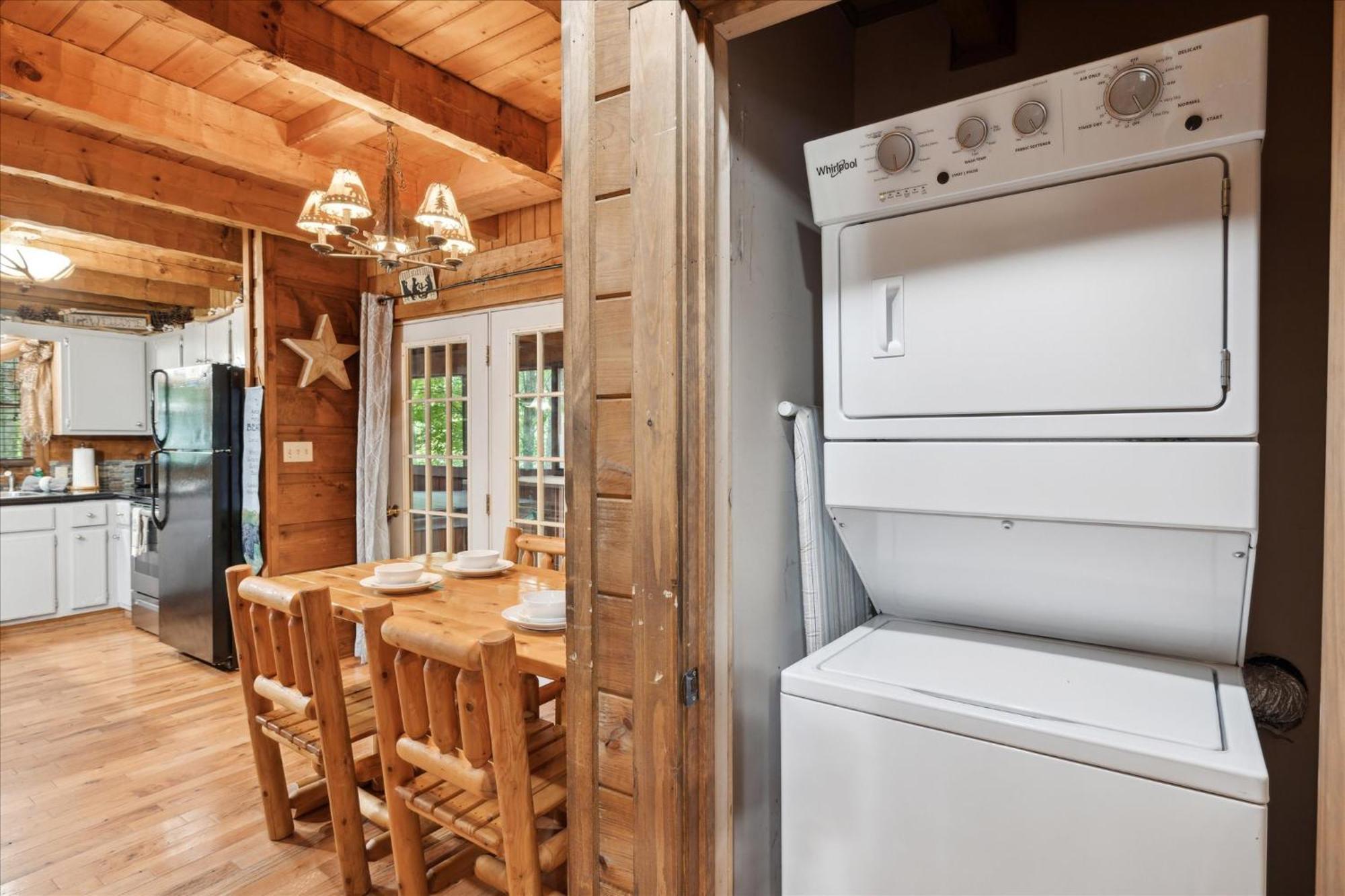 A Charming Cabin, Pool, Firepit, Hot Tub-Jacuzzi Gatlinburg Eksteriør bilde