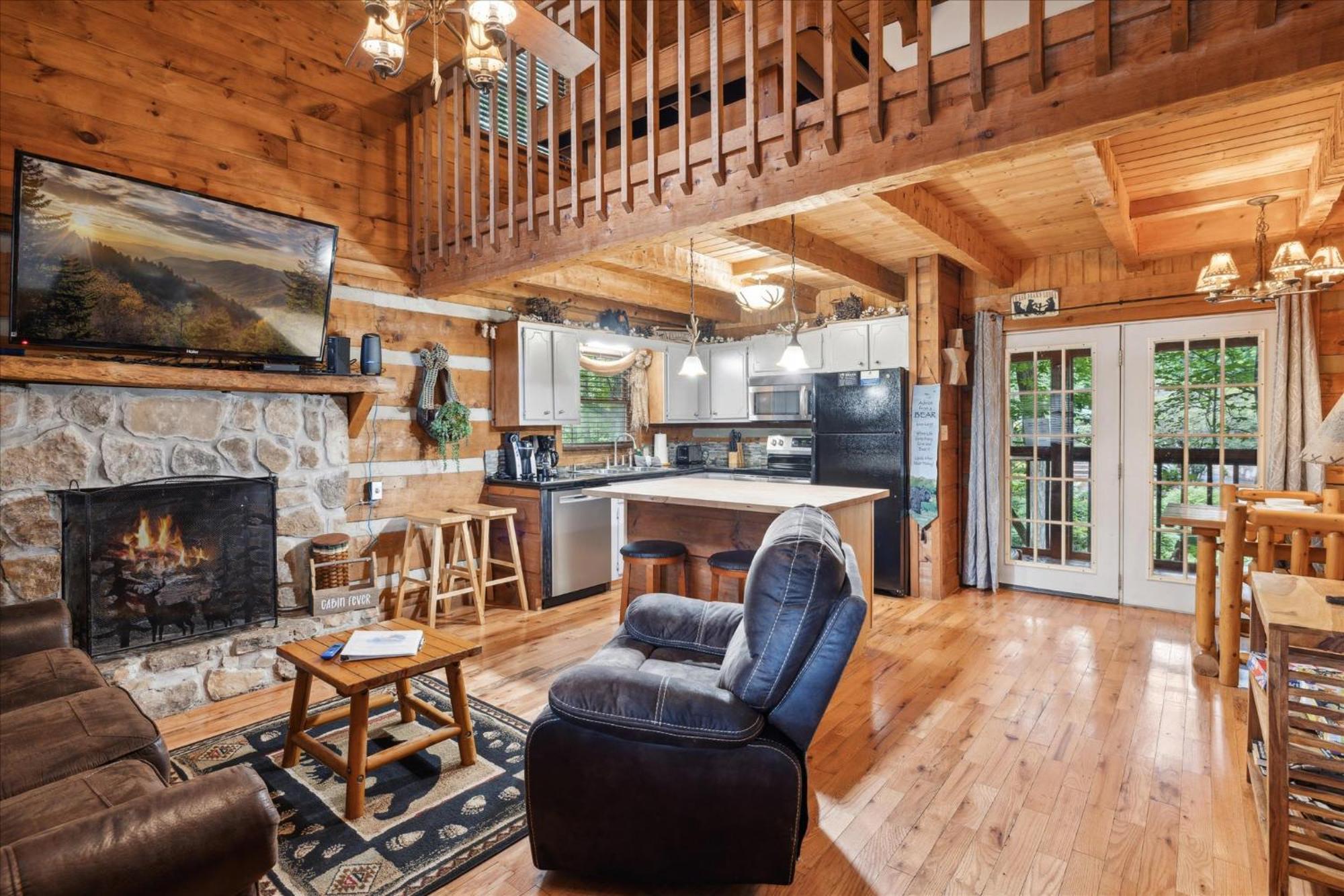 A Charming Cabin, Pool, Firepit, Hot Tub-Jacuzzi Gatlinburg Eksteriør bilde