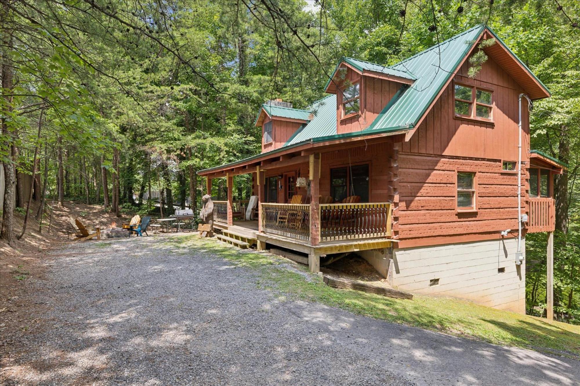 A Charming Cabin, Pool, Firepit, Hot Tub-Jacuzzi Gatlinburg Eksteriør bilde