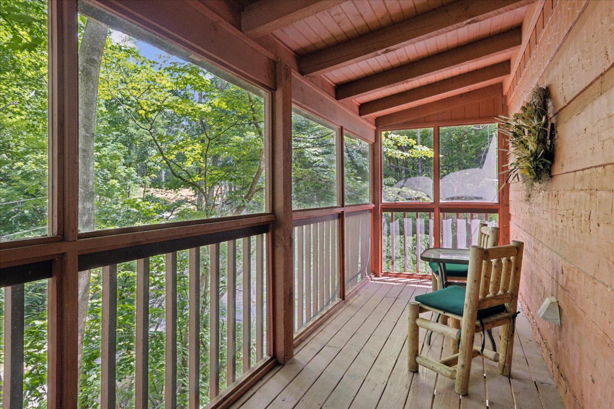 A Charming Cabin, Pool, Firepit, Hot Tub-Jacuzzi Gatlinburg Eksteriør bilde